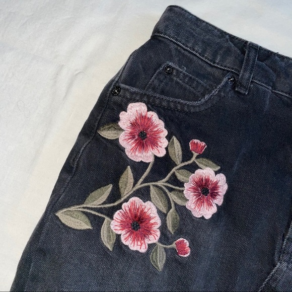 TOPSHOP BLOSSOM EMBROIDERED DENIM SKIRT - Picture 4 of 10